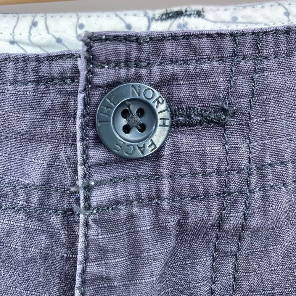 The North‎ Face mens grey cargo pants size 40 short combat hiking outdoors